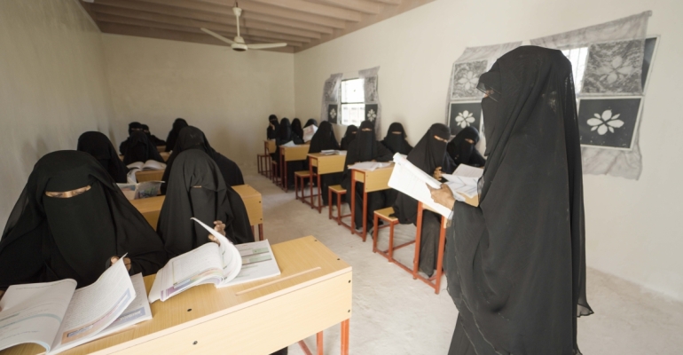 Tawakkol Karman Foundation rehabilitates literacy center in Hadramout